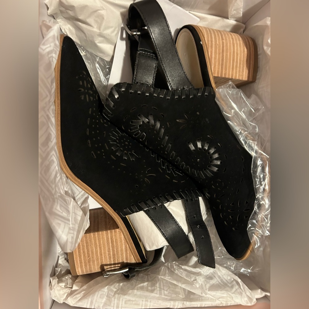 IVANKA TRUMP HEELS